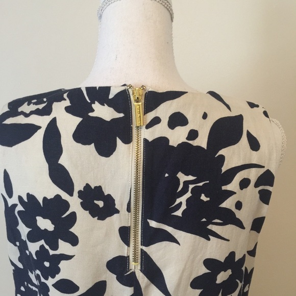 Floral Sleeveless Dress - Picture 3 of 4